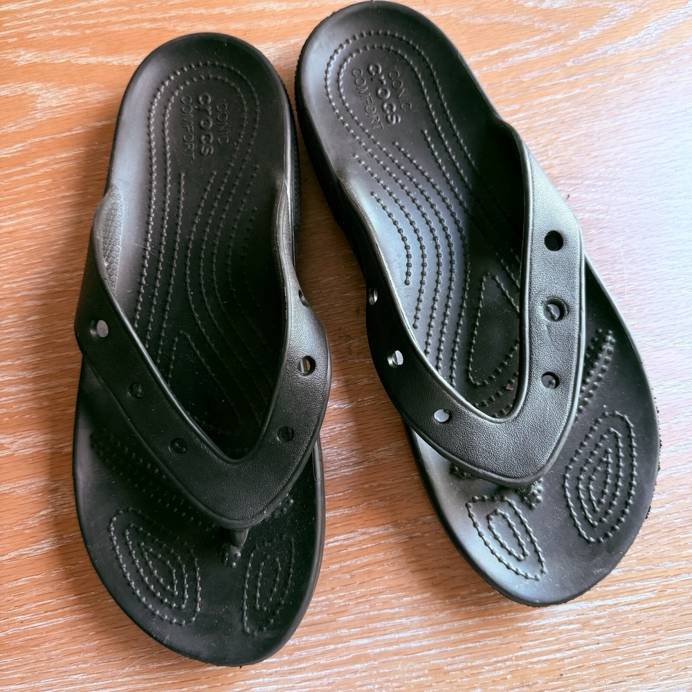 Crocs Iconic Comfort Black Flip Flops Womens Sz 10 Mens Sz 8 Thong Sandals Flat